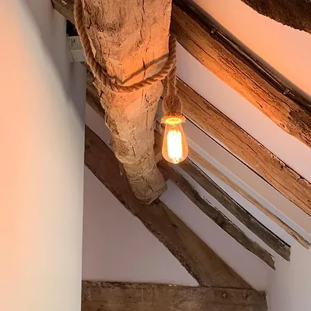 Cosy Quaint Barn Conversion In A Rural Landscape Nyaraló Birmingham