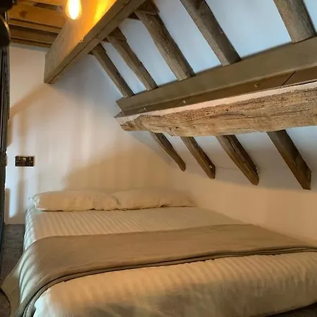 Nyaraló Cosy Quaint Barn Conversion In A Rural Landscape Birmingham
